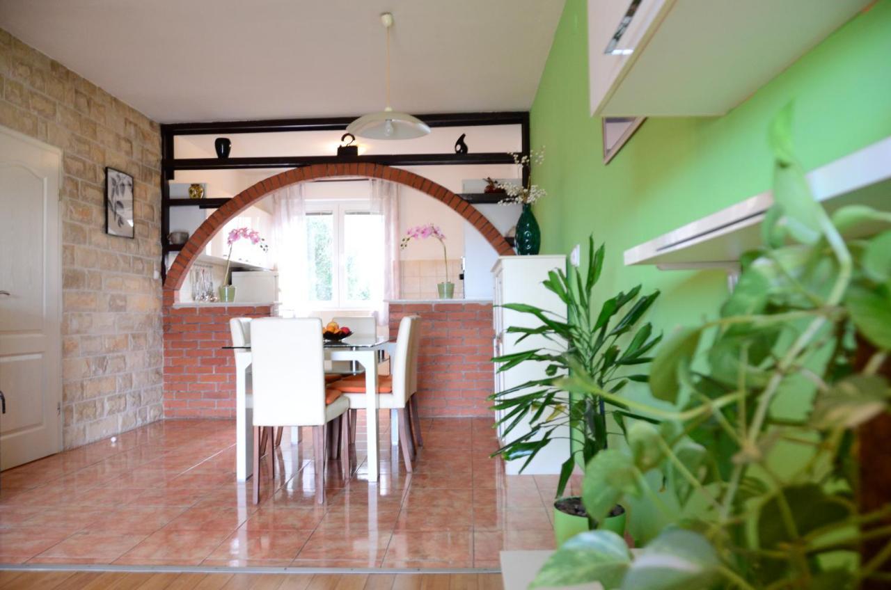 Apartment Vodanovic *