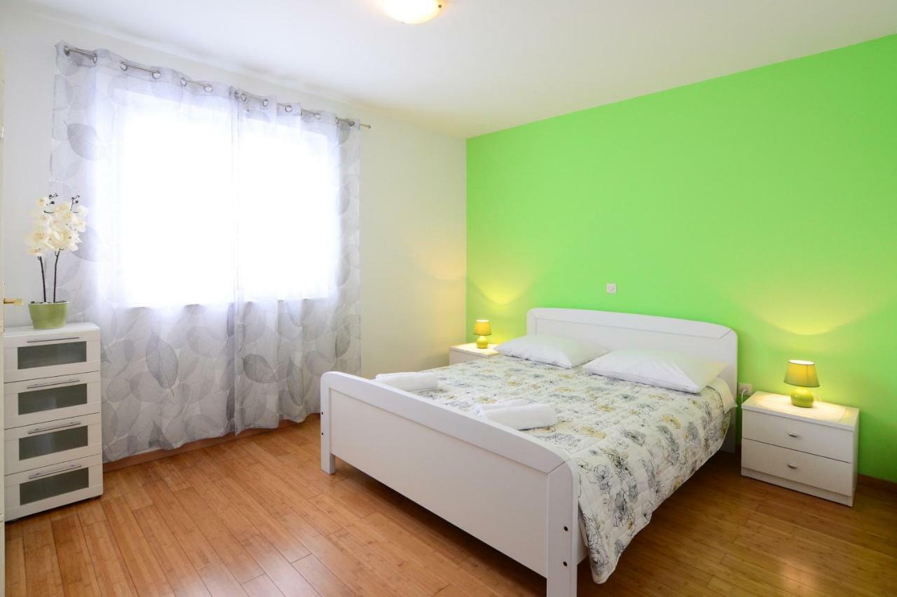 Apartment Vodanovic *